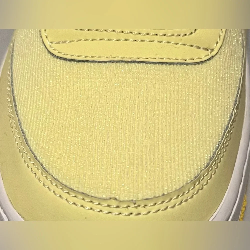 EUC Nike Air Force 1 LV8 GS Citron Tint Yellow Boy shoes size 6 (6 Big Kid)